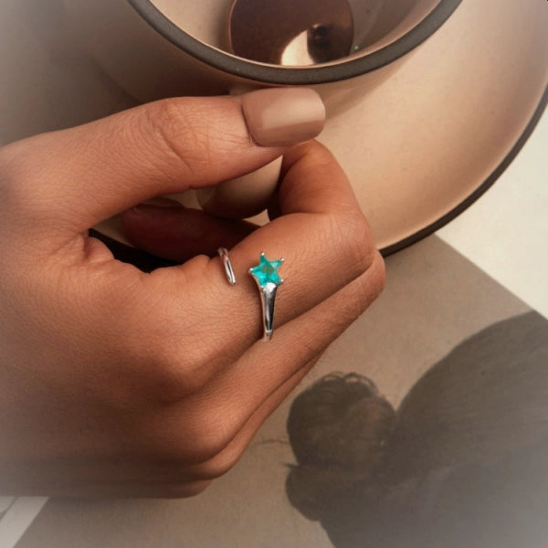 Zilveren ring - damesring - ring met steen - groene ster - verstelbare ring voor vrouwen
